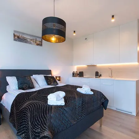 A Comfortable For 3 People In Apartment Pobierowo