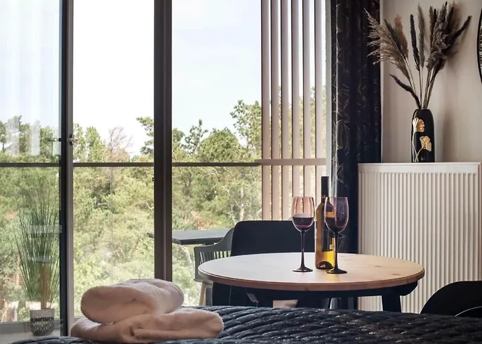 A Comfortable For 3 People In דירה