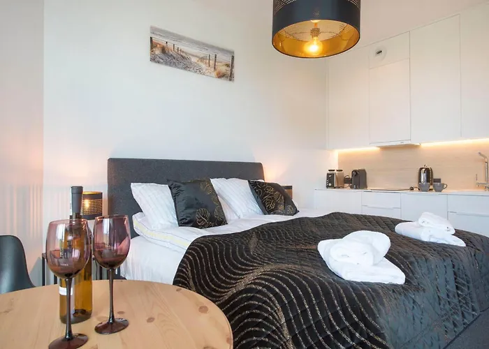 A Comfortable For 3 People In *