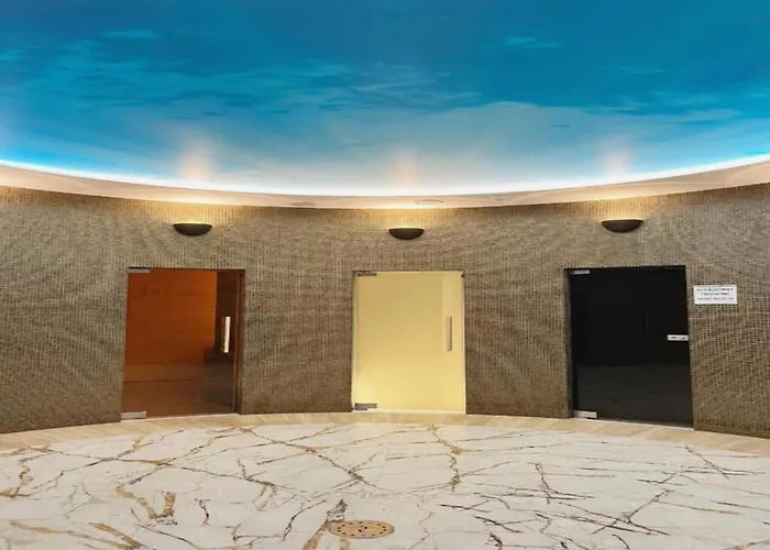 A Comfortable For 3 People In * פוביירובו